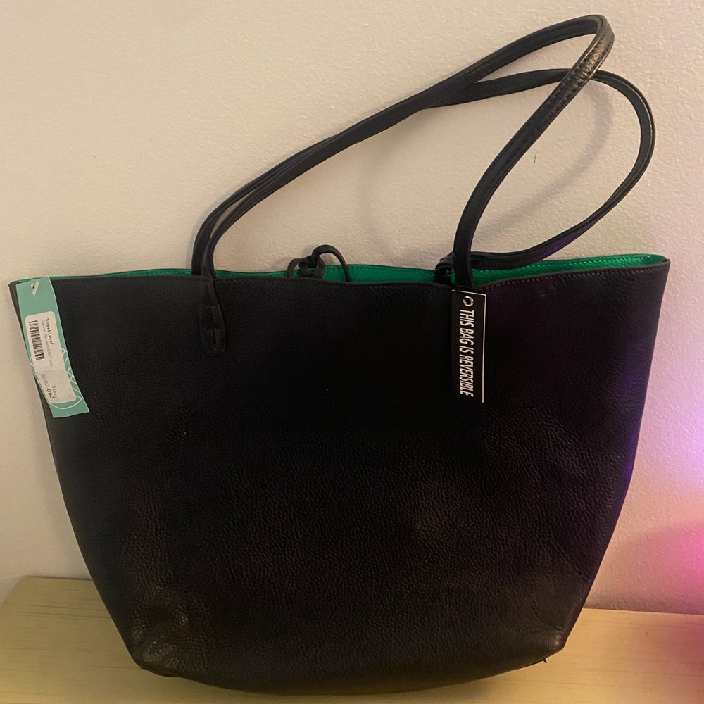 Street level tote